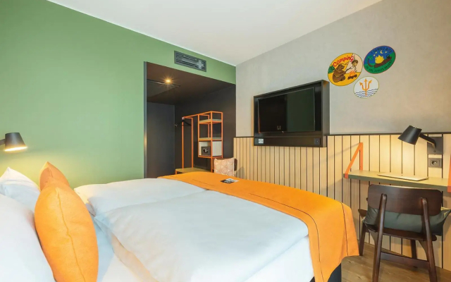 Collection O The Bangkok Airport Link Suite