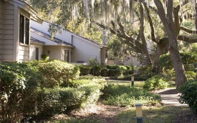 Calibogue Club 2630 by RedAwning