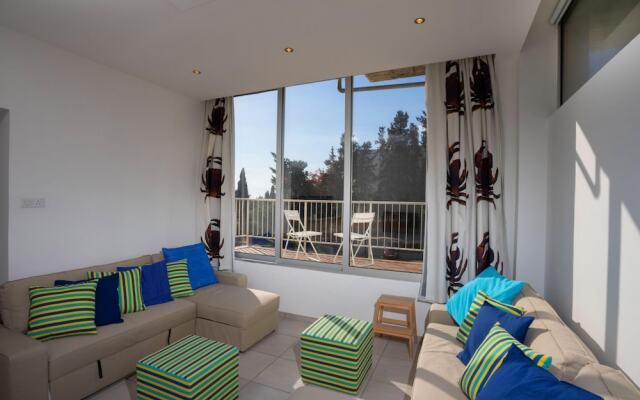 Athenaeum Beach Studio