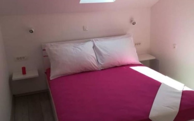 Ivan - Free Parking - A2