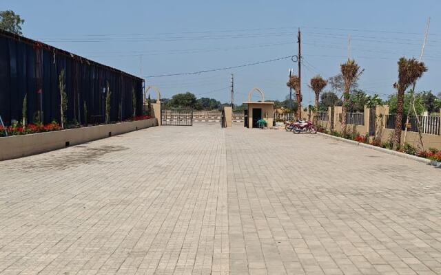 7 Vachan Lawns And Banquet