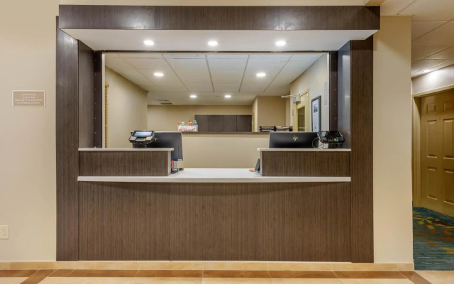 Candlewood Suites Ft Myers I-75 by IHG
