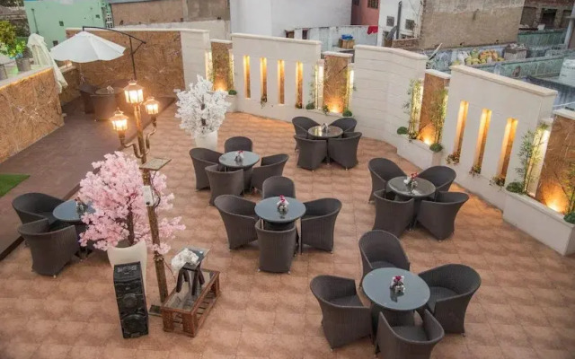 Hotel Jannat And Restaurant