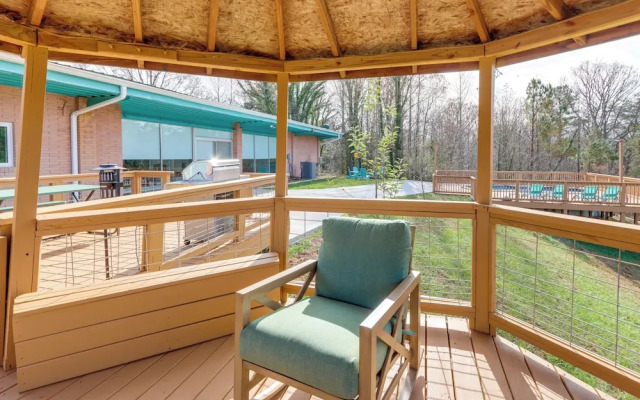 Private Saltwater Pool: Mtn-view Copperhill Home
