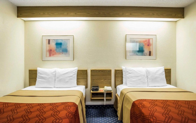 Econo Lodge Denver International Airport