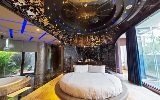 Holiday Inn City Ballet