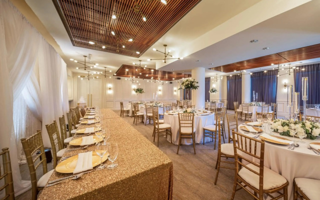 Courtyard by Marriott Calgary South