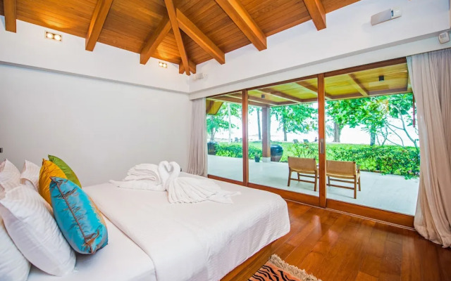 Charming Beachfront Villa on Bangtao