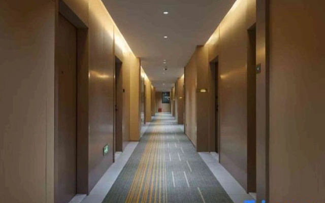 Nanjing West Bund Smart Hotel