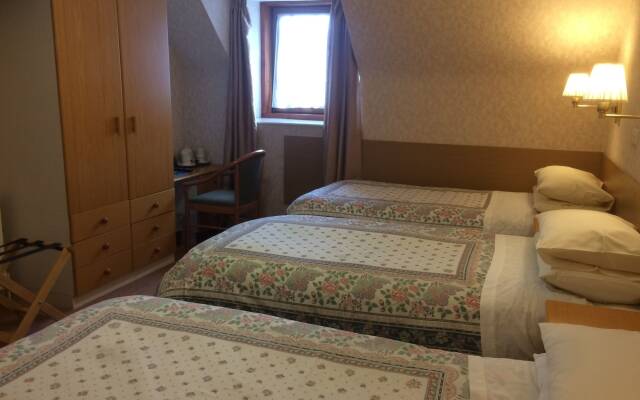MacDougall Clansman Hotel