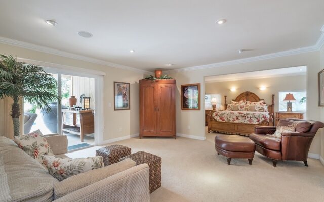 Kailua Beachside 4 Bedroom Home by RedAwning