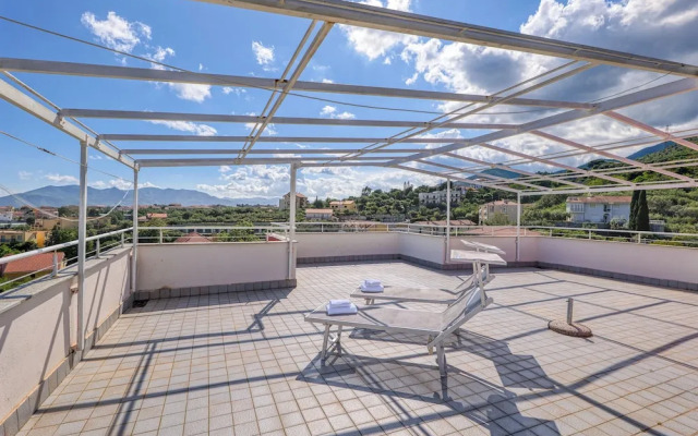 VP - Sea Garden - T6 With Parking