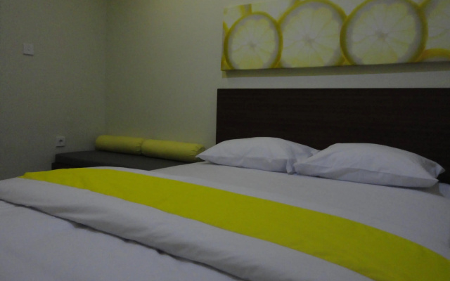 De Lemon Gatsu Hotel