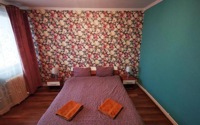 2 rooms Airy & Bright Colors
