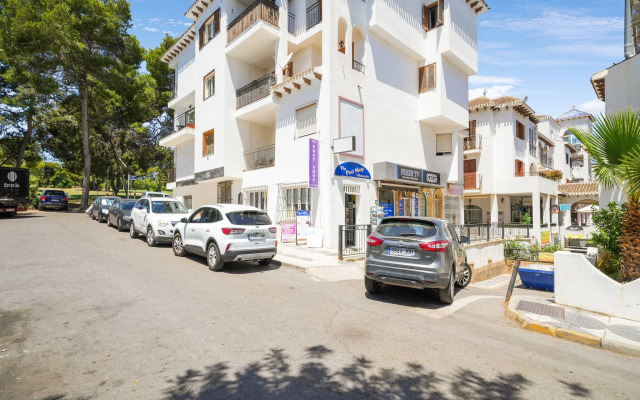 Snug holiday home in Villamartin with garden