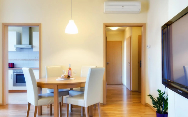 Trendy Deluxe Apartments