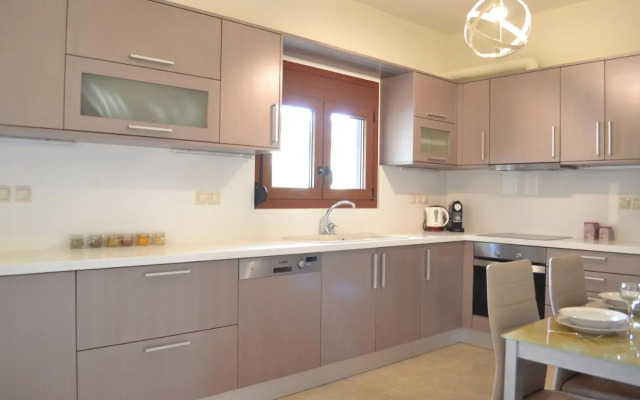 Ariadni's Maisonette
