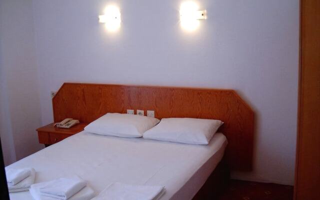 Kanarya Hotel