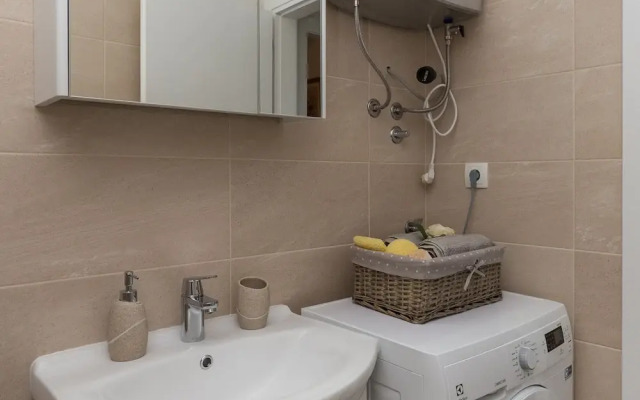 Apartment Kod Jadranke - Two Bedroom Apartment With Balcony and Sea View