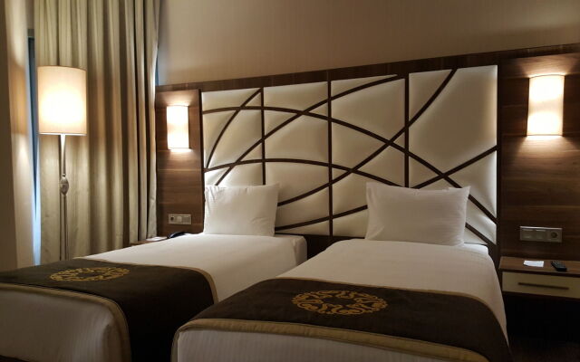 The Grand Mira Hotel