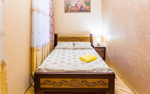 Three separate bedrooms on Square Rynok