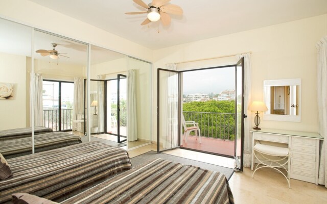 Beachfront Penthouse, Sea/mountain Views, 3 Balconies, Puerto Banus, Marbella