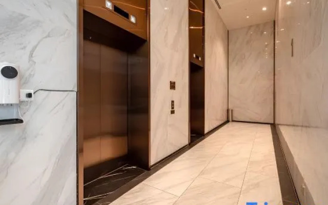 The Emerald Metropole Luxury Apartment