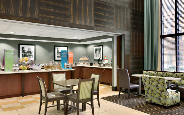 Hampton Inn & Suites Mahwah
