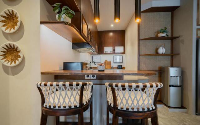 Apartment Seabreeze 2 - Amazing Sunset Penthouse-2bdr with pool-Beachfront