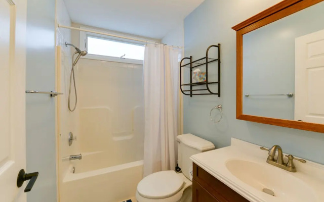 Avalon Vacation Rental w/ Porch & Grill!