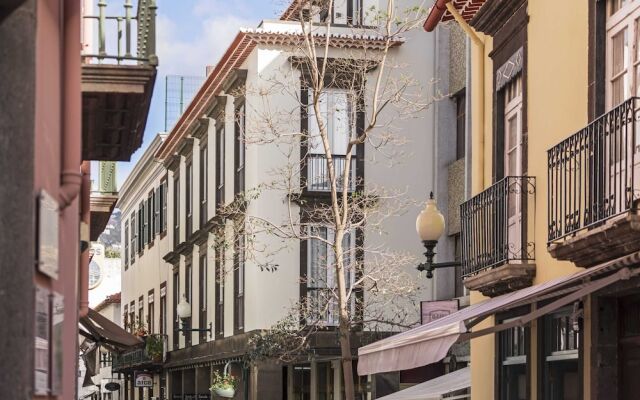 Downtown Funchal Apartments 1A Louros by An Island Apart