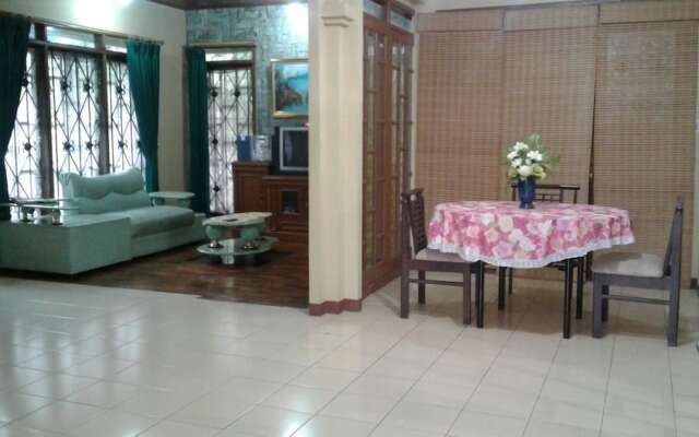 Villa Kota Bunga Teratai