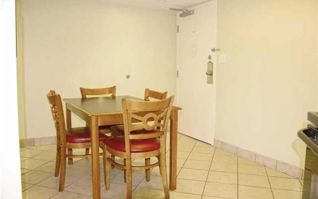 Bay View 910 - 1 Br Condo