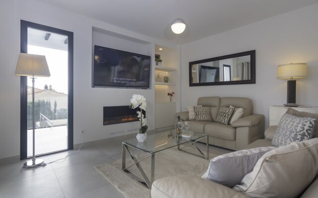 Wonderful Villa Near Beach