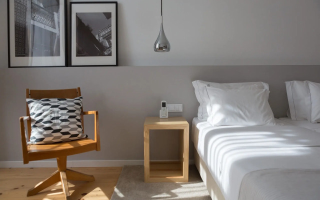 The 8 Downtown Suites