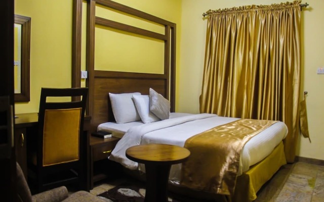 Banex Hotel and Suites