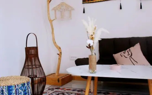 Su·Yijing Light Luxury Apartment (Fufu Road Branch)