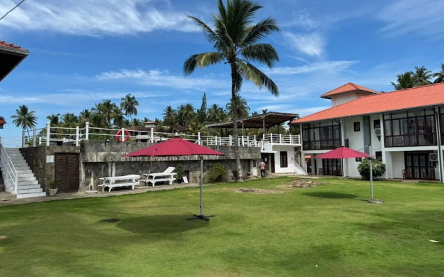 Scarlet White Resort
