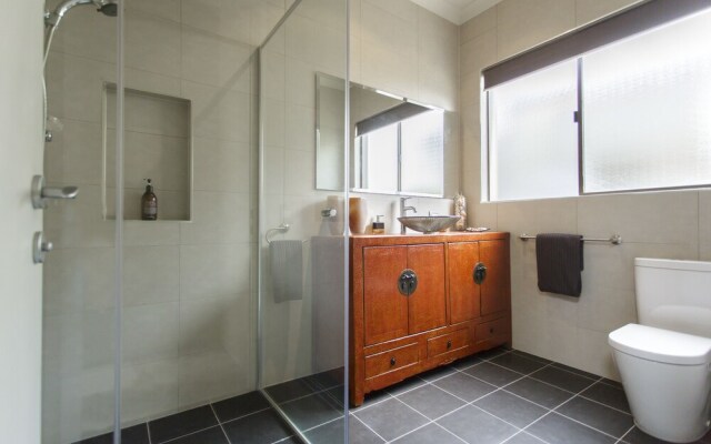 Bali Island Villa in Surfers Paradise