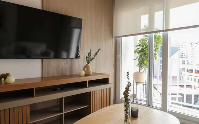 w Amazing 2BR With Balcony in Miraflores