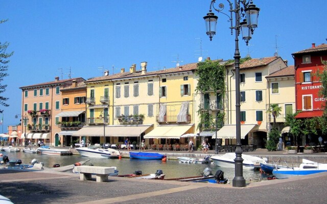 Snug Holiday Home in Lazise With Heating, Near Lake Garda