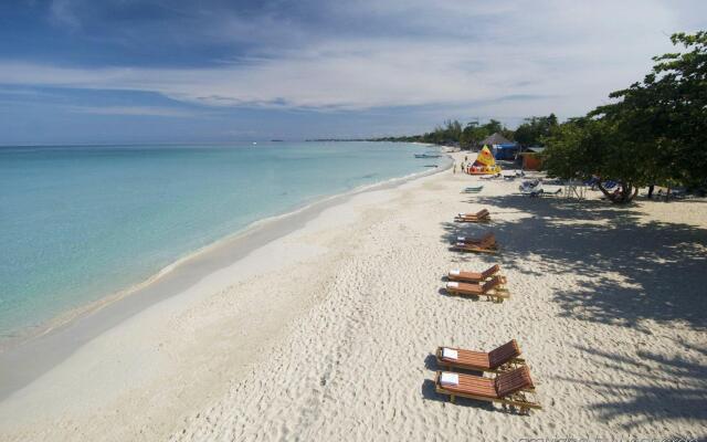 Grand Pineapple Beach Negril