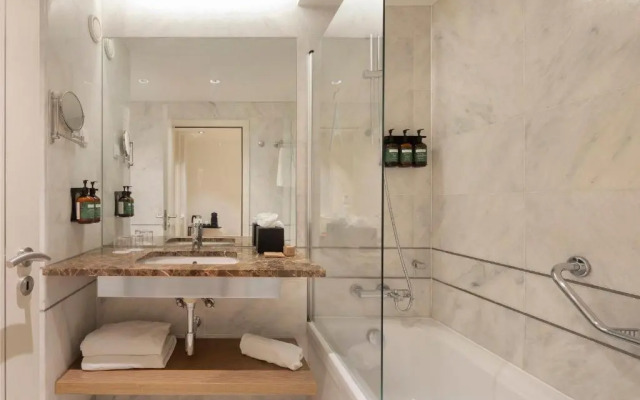 Crowne Plaza Caparica Lisbon by IHG