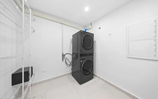 Brand NEW Villa Central Location Private Pool