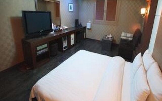 Lexy Hotel