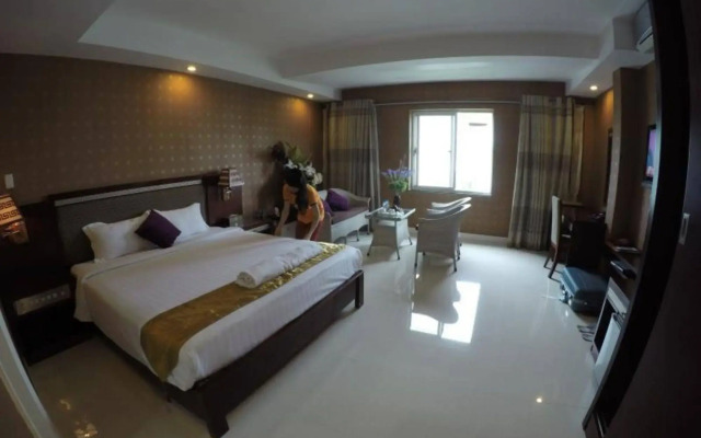 One World Hotel