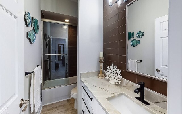 Beach Club Modern Condo C Bldg