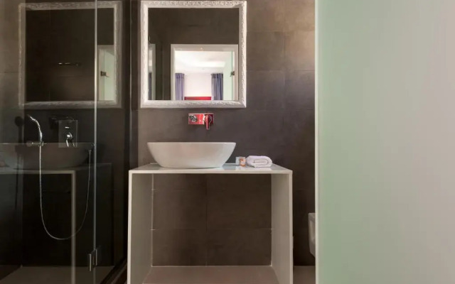 Mar n Mar Crown Hotel and Suites