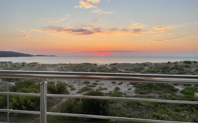802, spacy apm with sea view.