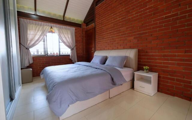 Red House the Garden Stay in Bukit Tinggi by PLAY